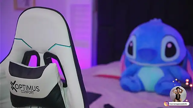 Marianamonroe  online show from April 20, 2026, 11:46 am