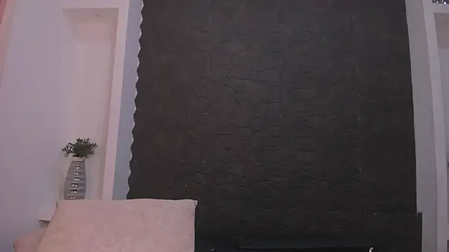 jenaa  online show from February 19, 2026, 12:34 pm