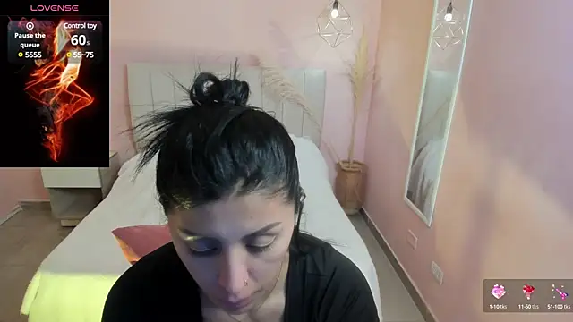 tiffani  love online show from January 11, 2025, 1:32 pm