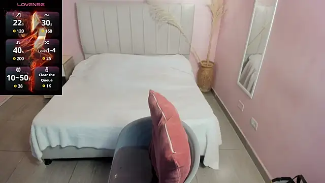 tiffani  love online show from January 14, 2025, 12:35 pm