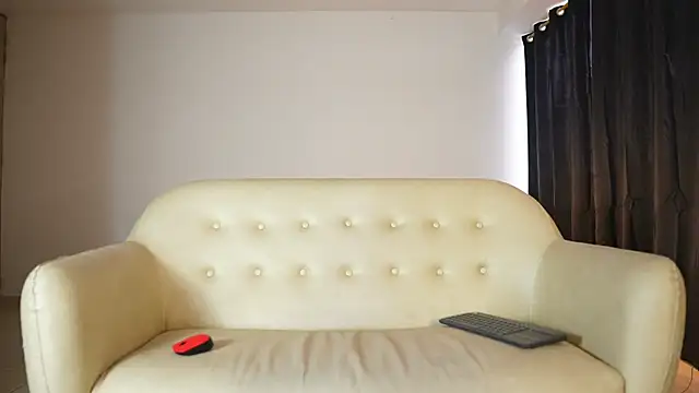 Emi latingirl online show from January 10, 2026, 8:54 pm