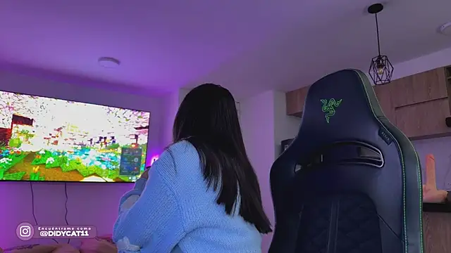 MarianaBranzz online show from April 9, 2026, 3:39 pm