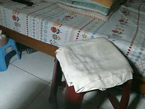 triangle0623 online show from September 19, 2025, 10:49 am