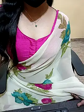 Snapshot of Nithya_05 chatting on September 12, 2025, 5:46 pm Nithya 05 online show from September 12, 2025, 5:46 pm