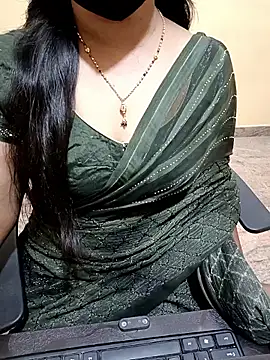 Snapshot of Nithya_05 chatting on November 10, 2025, 5:17 am Nithya 05 online show from November 10, 2025, 5:17 am