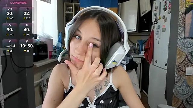 Snapshot of _Nika_Kik chatting on May 15, 2026, 10:22 am Nika Kik online show from May 15, 2026, 10:22 am