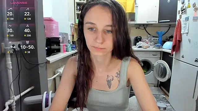  Nika Kik online show from June 19, 2026, 4:44 pm