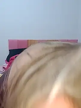 Snapshot of titiasexy chatting on December 19, 2025, 10:39 pm titiasexy online show from December 19, 2025, 10:39 pm