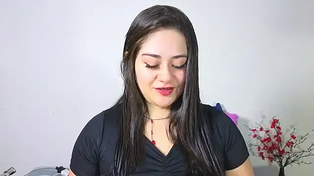 nahomi sweett online show from May 22, 2026, 10:43 am
