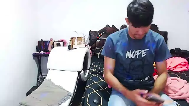 Candy-love87 online show from January 8, 2025, 2:46 pm