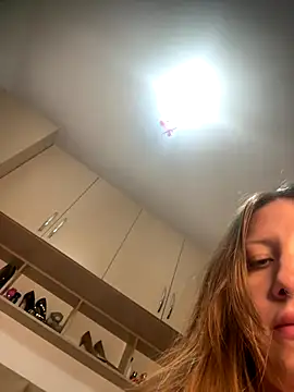 Snapshot of Sashabunny chatting on October 4, 2025, 7:23 pm Sashabunny online show from October 4, 2025, 7:23 pm