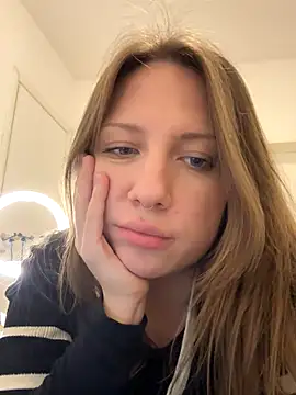 Snapshot of Sashabunny chatting on November 24, 2025, 7:46 pm Sashabunny online show from November 24, 2025, 7:46 pm