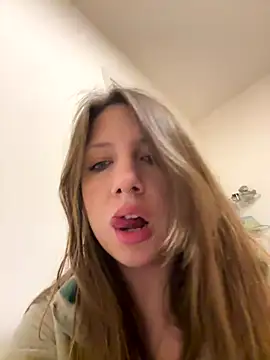 Snapshot of Sashabunny chatting on December 18, 2025, 4:57 pm Sashabunny online show from December 18, 2025, 4:57 pm