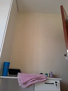 Snapshot of pnut_20 chatting on February 7, 2025, 9:05 am pnut 20 online show from February 7, 2025, 9:05 am