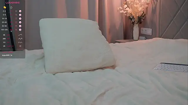  Pretty Doll  online show from February 4, 2025, 7:33 pm