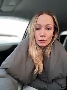 LavenderHot online show from December 18, 2025, 2:50 am