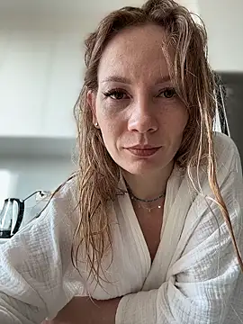 LavenderHot online show from March 17, 2026, 1:32 am