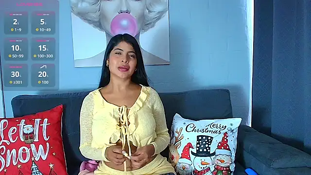 Snapshot of rousebonnett chatting on November 27, 2025, 5:04 pm rousebonnett online show from November 27, 2025, 5:04 pm