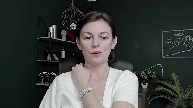 VivianWILD online show from May 29, 2026, 6:44 am