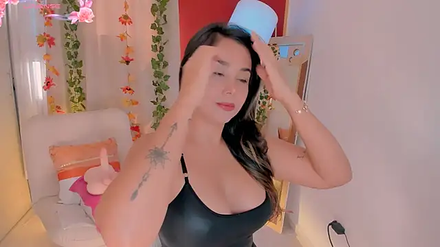 Snapshot of Miss_ash chatting on May 22, 2026, 6:35 pm Miss ash online show from May 22, 2026, 6:35 pm