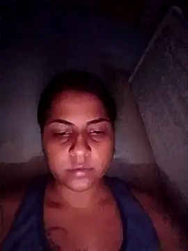 Snapshot of Giselabrunette25 chatting on February 21, 2026, 12:33 am Giselabrunette25 online show from February 21, 2026, 12:33 am