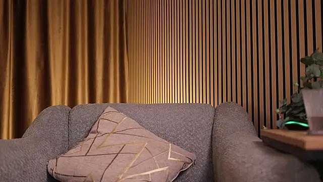 Snapshot of AnnittaStar chatting on October 20, 2025, 2:23 am AnnittaStar online show from October 20, 2025, 2:23 am