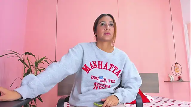 Alana Suares1 online show from February 25, 2025, 7:47 pm