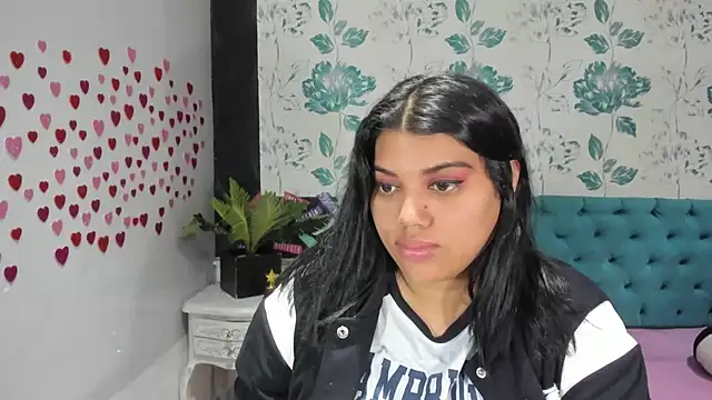 LindaBreeS online show from February 3, 2025, 4:52 pm