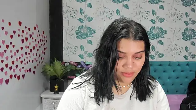 LindaBreeS online show from February 10, 2025, 8:21 pm