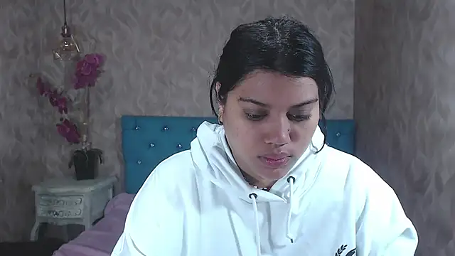 LindaBreeS online show from February 21, 2025, 10:50 am