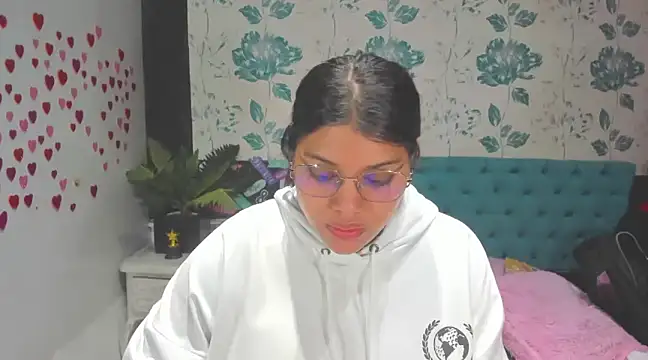 LindaBreeS online show from February 28, 2025, 5:48 pm