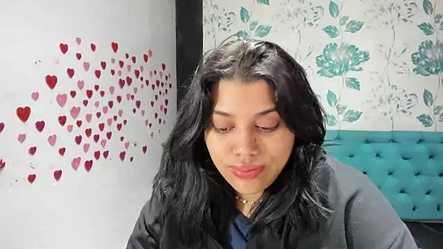 LindaBreeS online show from March 7, 2025, 8:11 pm