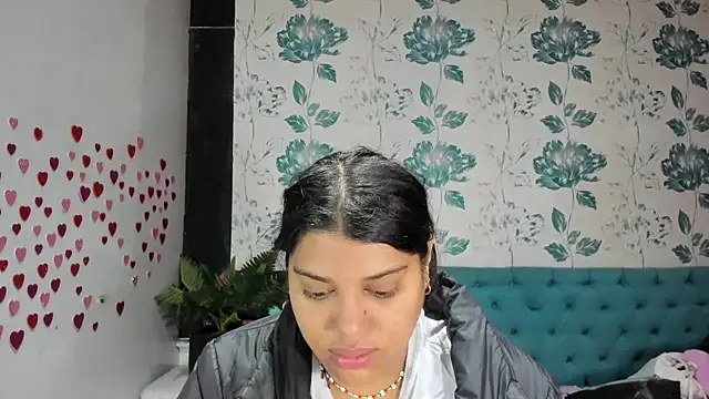 LindaBreeS online show from March 9, 2025, 2:21 pm