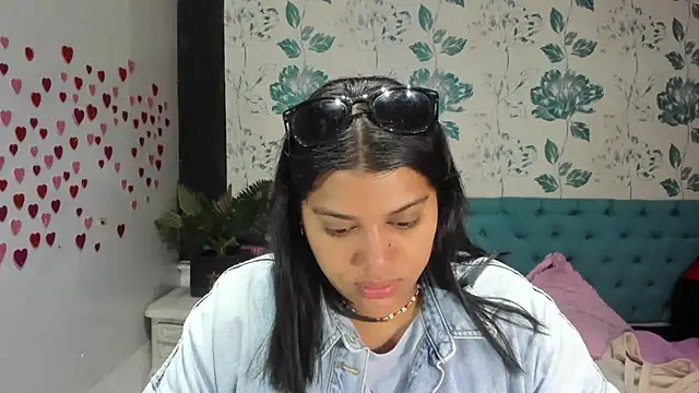 LindaBreeS online show from March 10, 2025, 2:37 pm