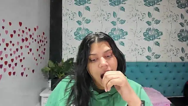 LindaBreeS online show from March 11, 2025, 8:20 pm