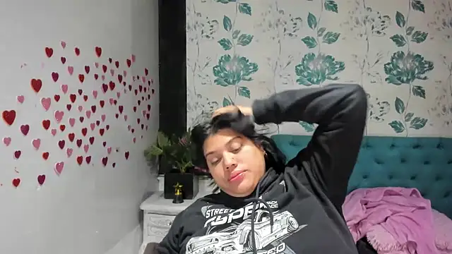 LindaBreeS online show from March 12, 2025, 8:41 pm