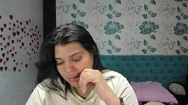 LindaBreeS online show from March 13, 2025, 9:26 pm