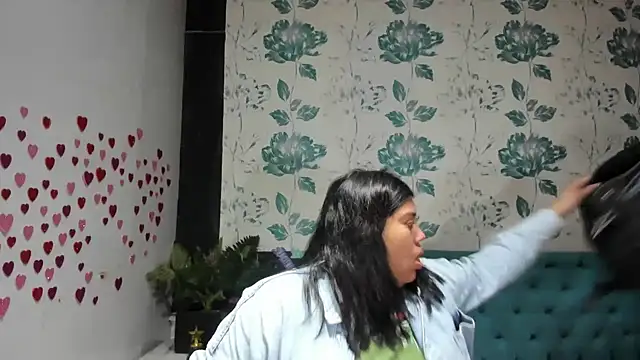 LindaBreeS online show from March 15, 2025, 3:06 pm