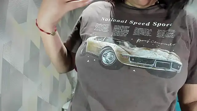 LindaBreeS online show from September 17, 2025, 12:07 pm