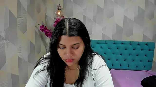 LindaBreeS online show from October 21, 2025, 1:23 pm