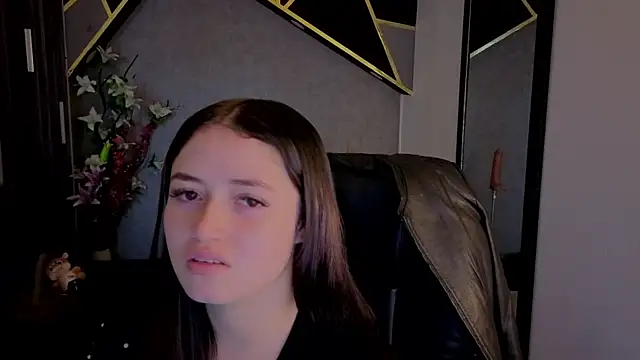 almma shy online show from October 11, 2025, 3:32 pm