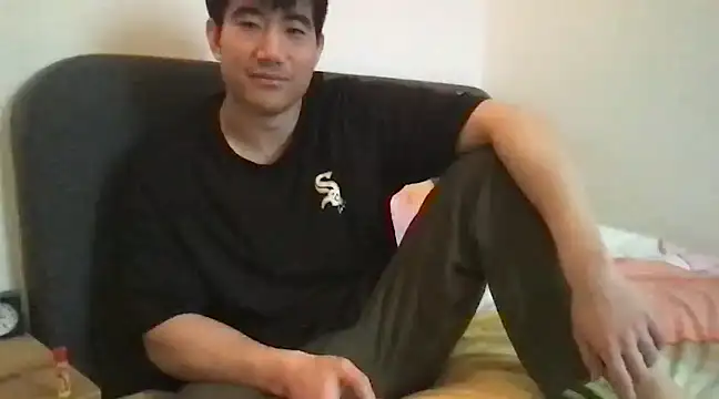 jungcock3210 online show from January 14, 2025, 1:06 pm