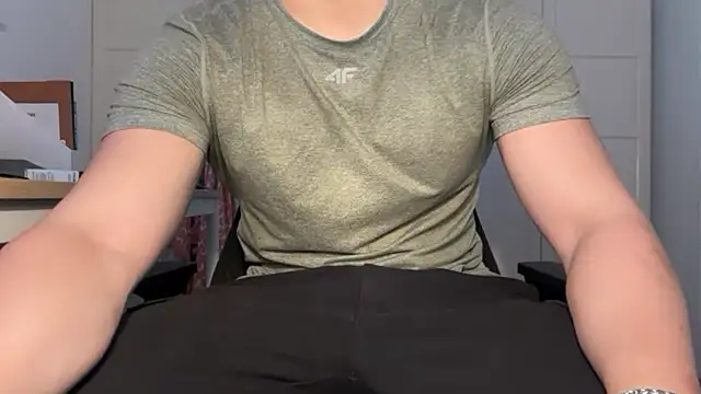 jungcock3210 online show from November 8, 2025, 10:37 am