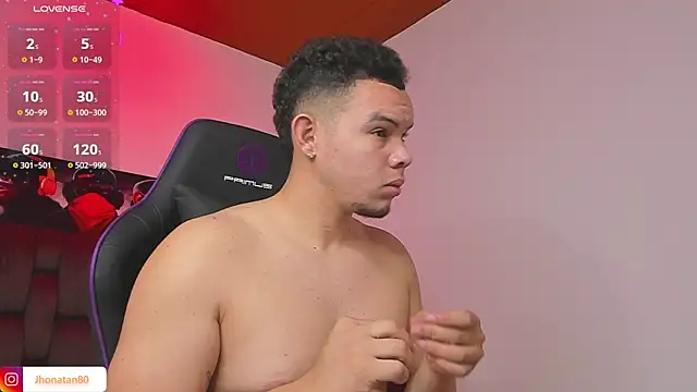 Snapshot of jhotta_fox chatting on March 17, 2025, 8:07 am jhotta fox online show from March 17, 2025, 8:07 am