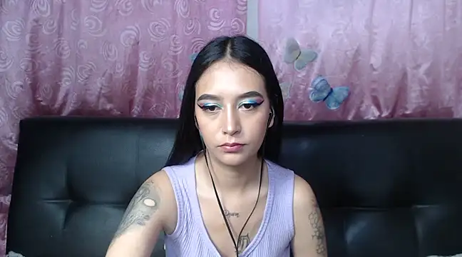 Snapshot of Annerainhoot chatting on December 6, 2024, 1:29 am Annerainhoot online show from December 6, 2024, 1:29 am