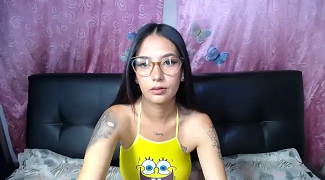 Snapshot of Annerainhoot chatting on January 23, 2025, 12:57 am Annerainhoot online show from January 23, 2025, 12:57 am