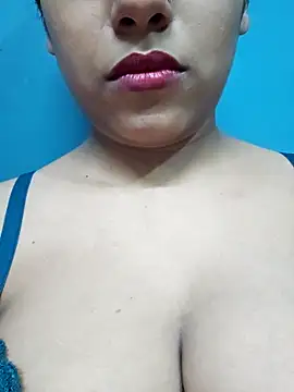 Snapshot of sexyindi_couple chatting on April 23, 2026, 2:41 pm sexyindi couple online show from April 23, 2026, 2:41 pm