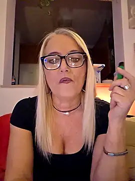 Snapshot of kikkastar chatting on November 4, 2025, 8:41 pm kikkastar online show from November 4, 2025, 8:41 pm