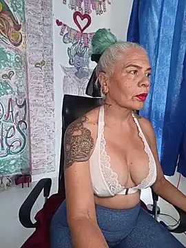 freyadevil333 online show from February 13, 2026, 9:33 pm