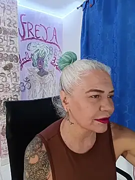 freyadevil333 online show from June 7, 2026, 5:00 am